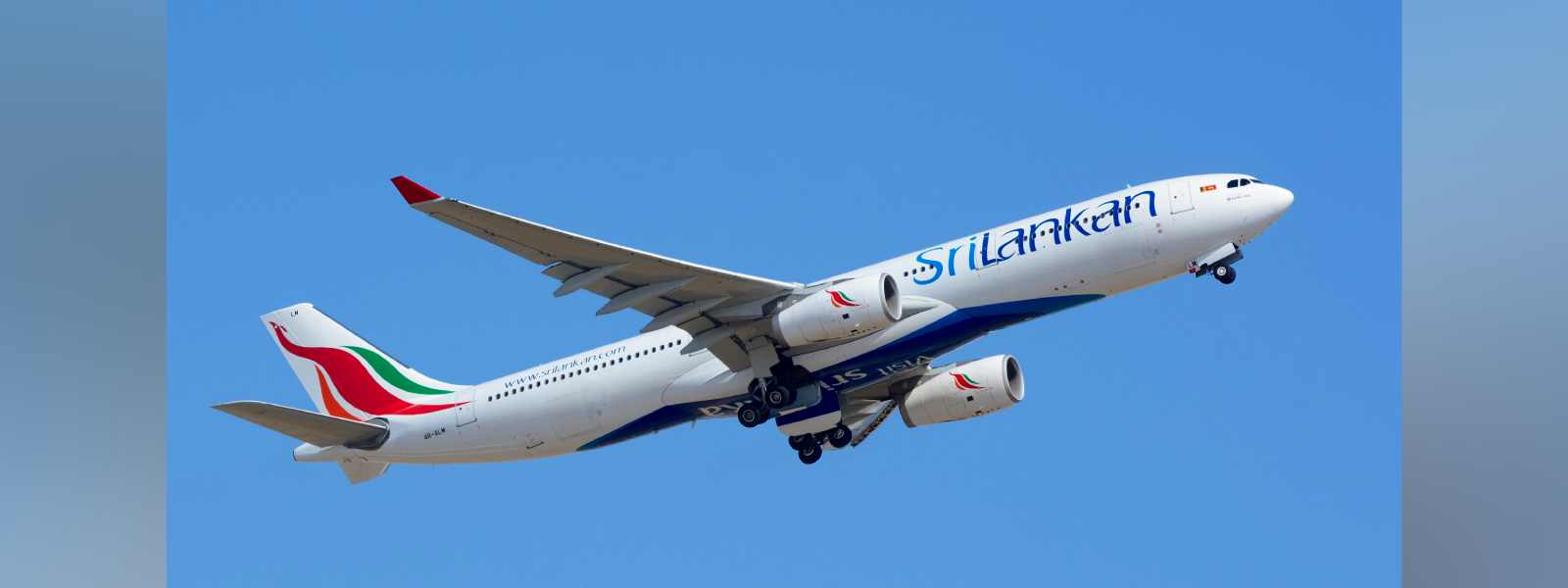 මැදපෙරදිගට අද ගුවන් වාර 8ක්..